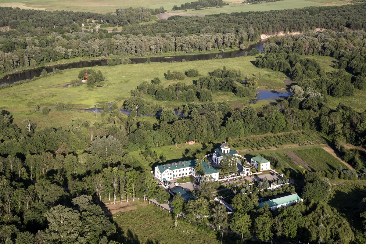 Jab?eczna. prawos?awny zespů? klasztorny cerkiew Ćw. Onufrego51i48'22.0"N 23i37'57.9"E