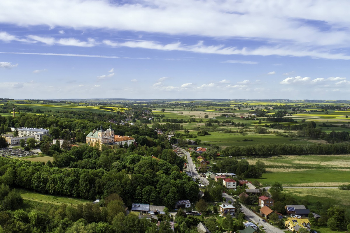 Upscaled with Gigapixel v8.4.4. 4500x2097 => 9000x4194 (2x) @ 300 ppi Model: Standard V2, denoise: 0.59, sharpen: 0.59, decompression: 0.39